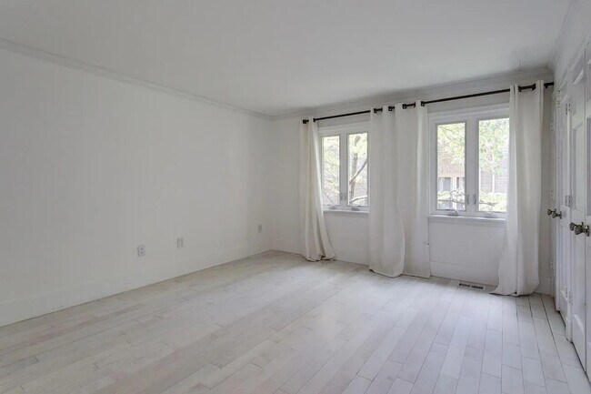 Building Photo - 4611 Charleston Terrace NW