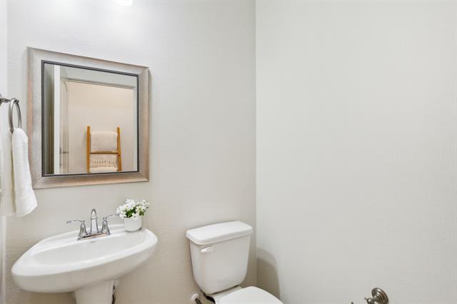 Building Photo - 4856 Woodruff Way