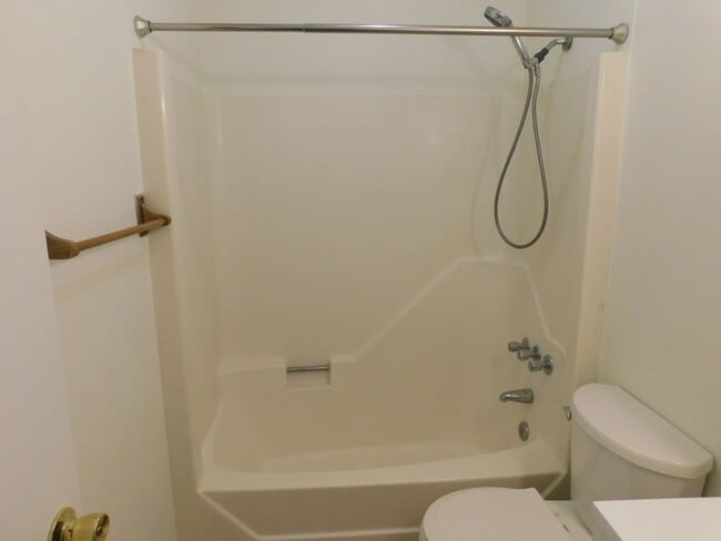 Building Photo - Affordable Gem!