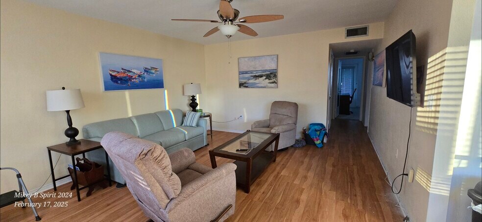 Living room with 55" TV - 8525 111th St