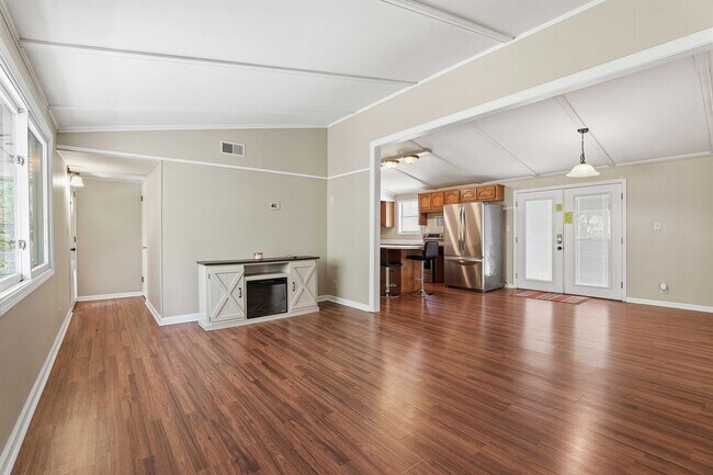 Building Photo - Private Home on 6 acres in Whitewater Schools!