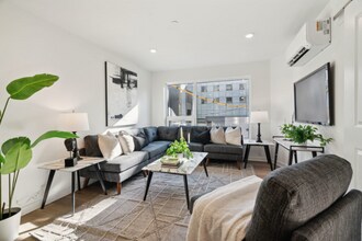 Building Photo - 1901 Hope St