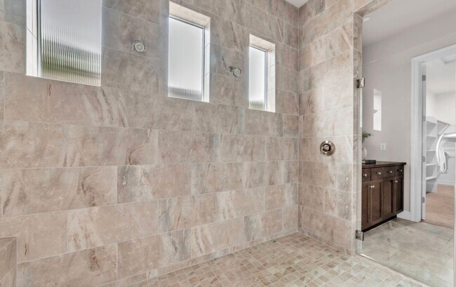 Building Photo - 612 Idlewood Pl