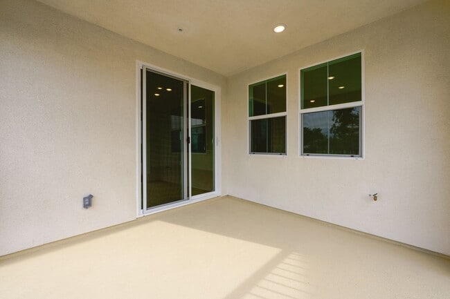 Building Photo - BRAND NEW 3 BEDROOM 2 BATH CONDO IN COVINA!