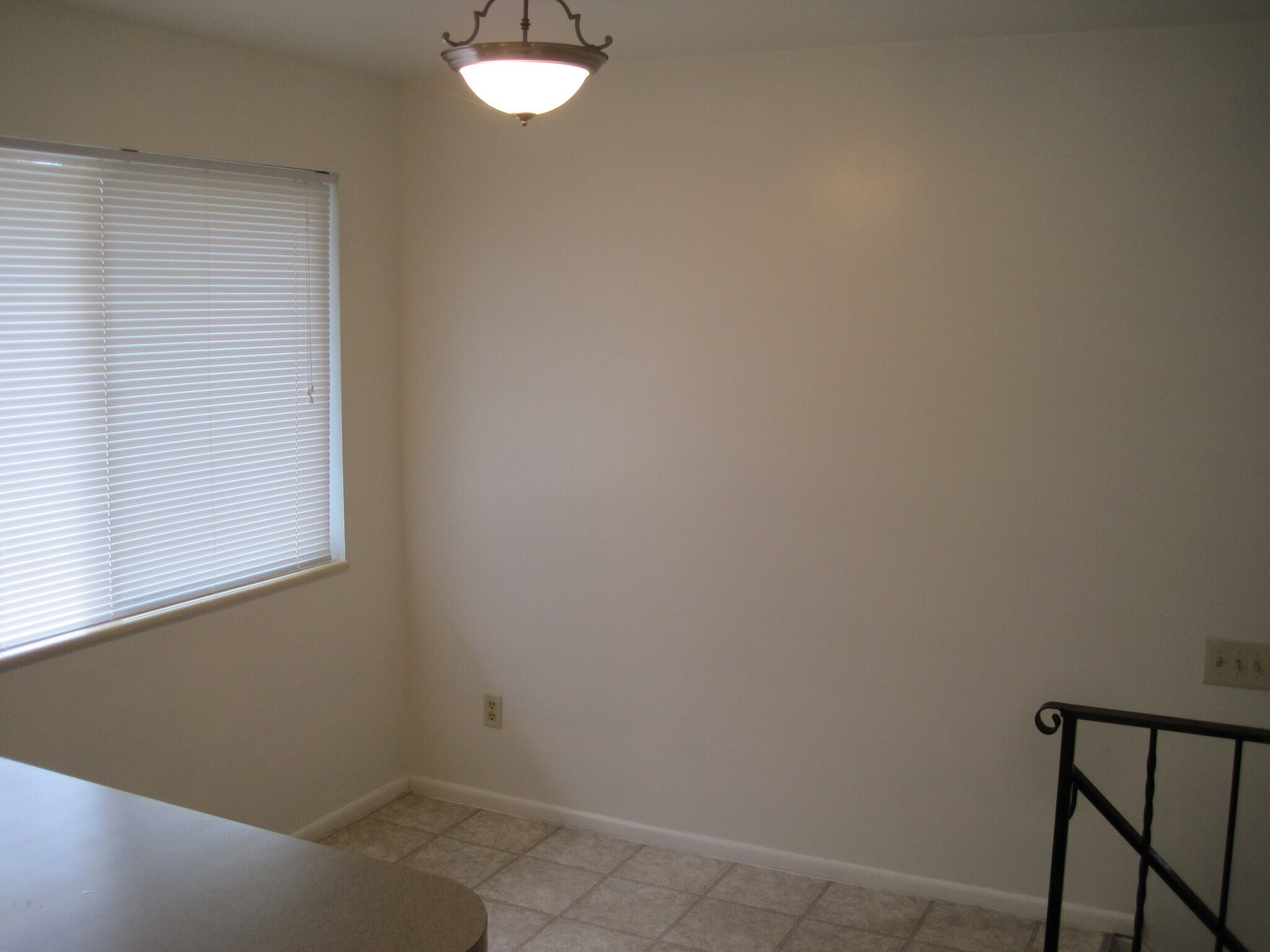 Building Photo - 268 Pioneer Cir