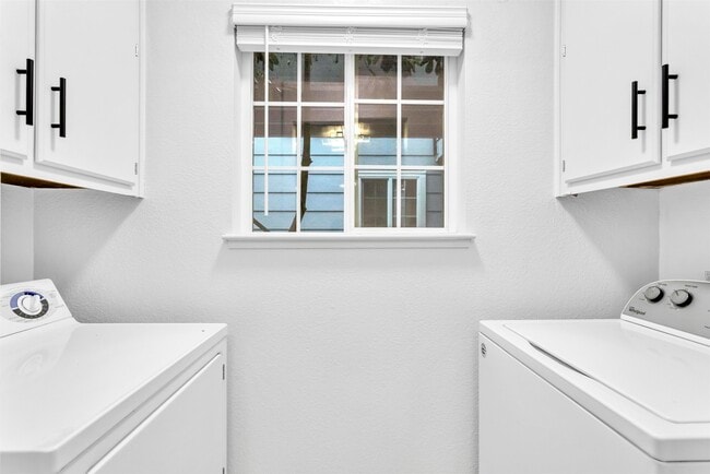 Building Photo - 165 Lighthouse Dr