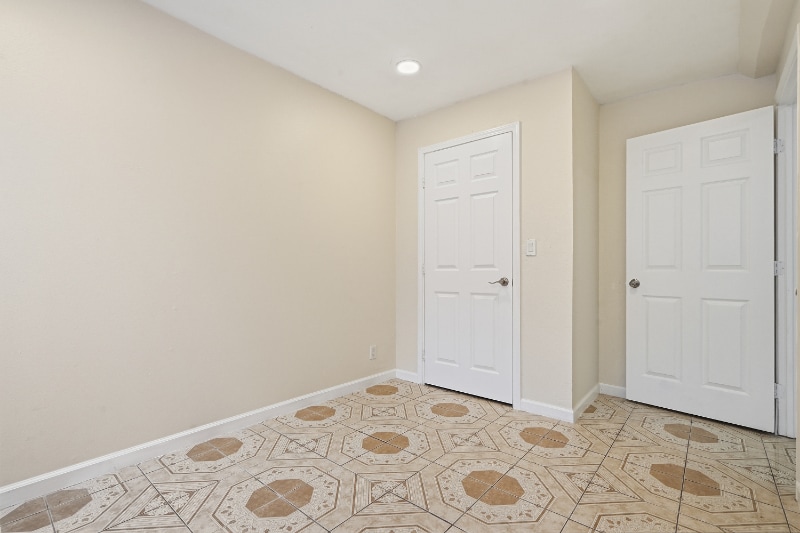 Building Photo - 7924 Woodman Ave