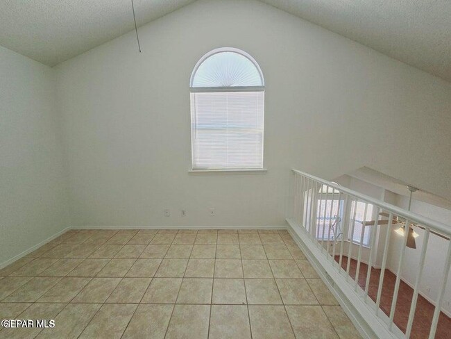 Building Photo - 7219 Oval Rock Dr