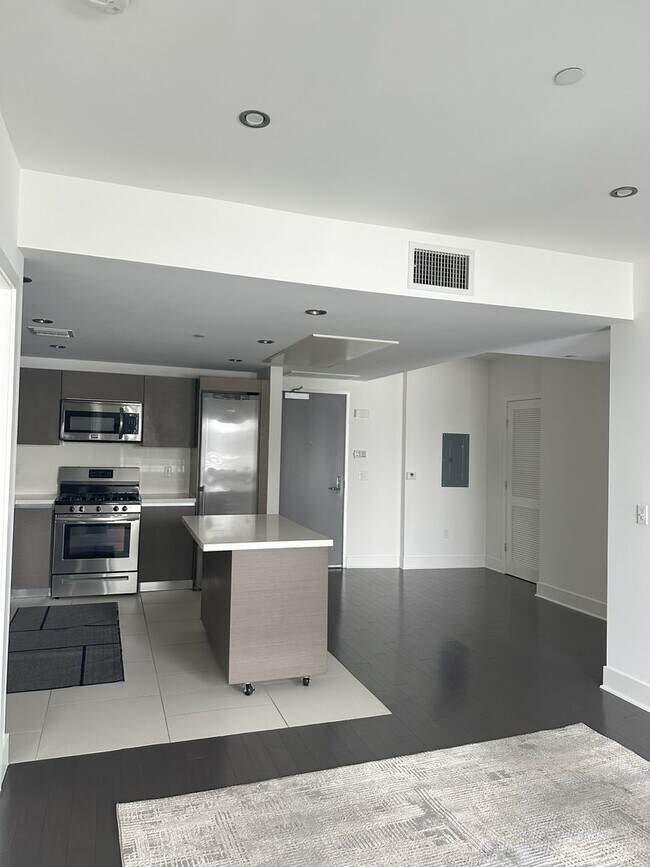 Building Photo - 1730 Sawtelle Blvd