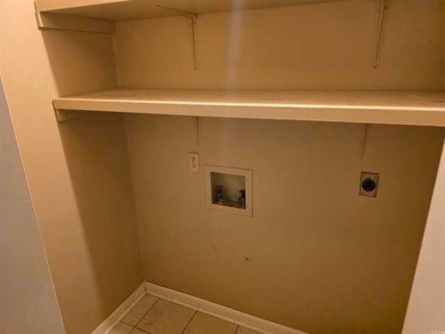 Building Photo - Contact Peggy Goodman 501 676 1758