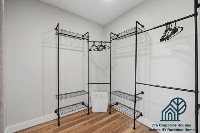 Building Photo - Furnished 2-Bedroom, 2-Bath Apartment on Connecticut St