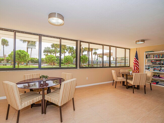 Building Photo - 4141 Ocean Dr