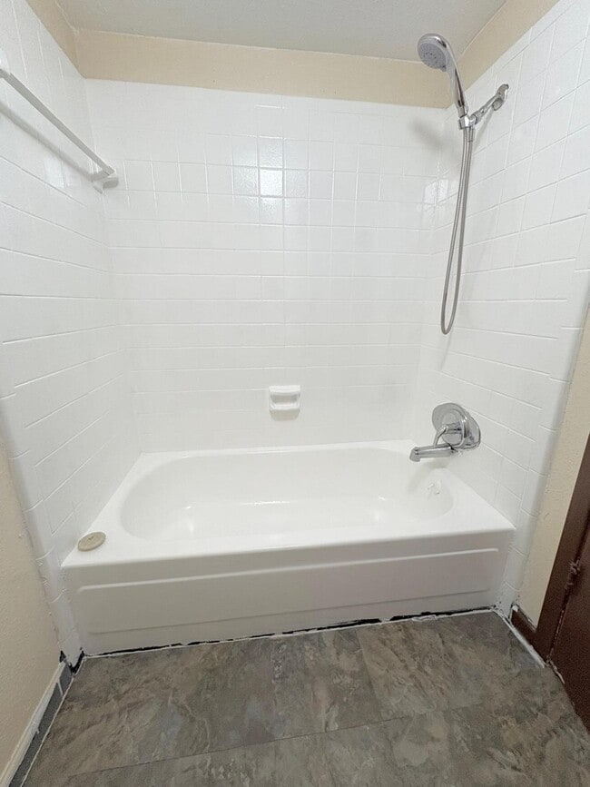 Building Photo - 6200 W Tidwell Rd