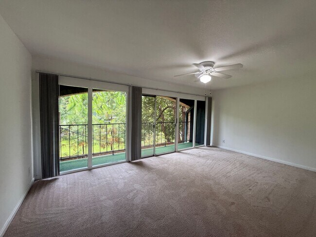 Building Photo - Modern 2/2.5/1 Townhome Across From The Me...