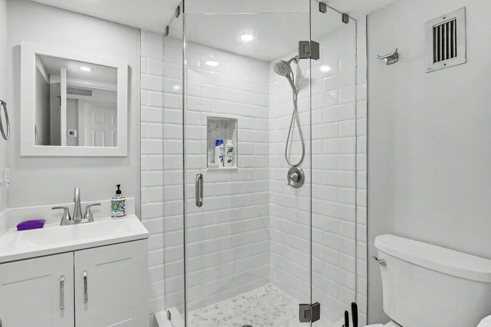 Building Photo - 4280 Galt Ocean Dr