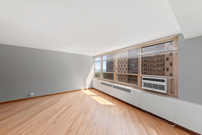 Building Photo - 3950 N Lake Shore Dr