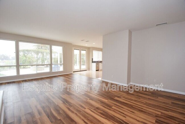 Building Photo - 2895 Diamond Dr