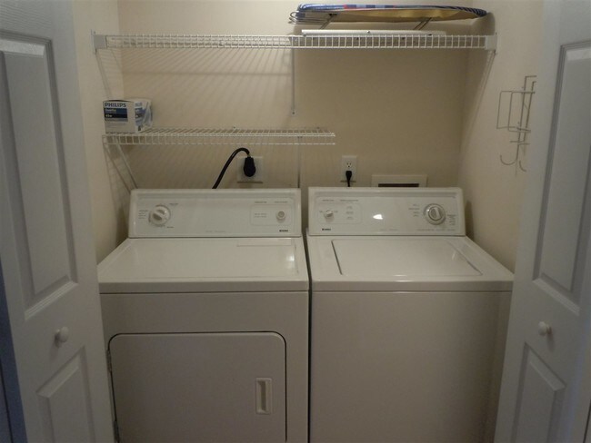 Building Photo - 204 16th St