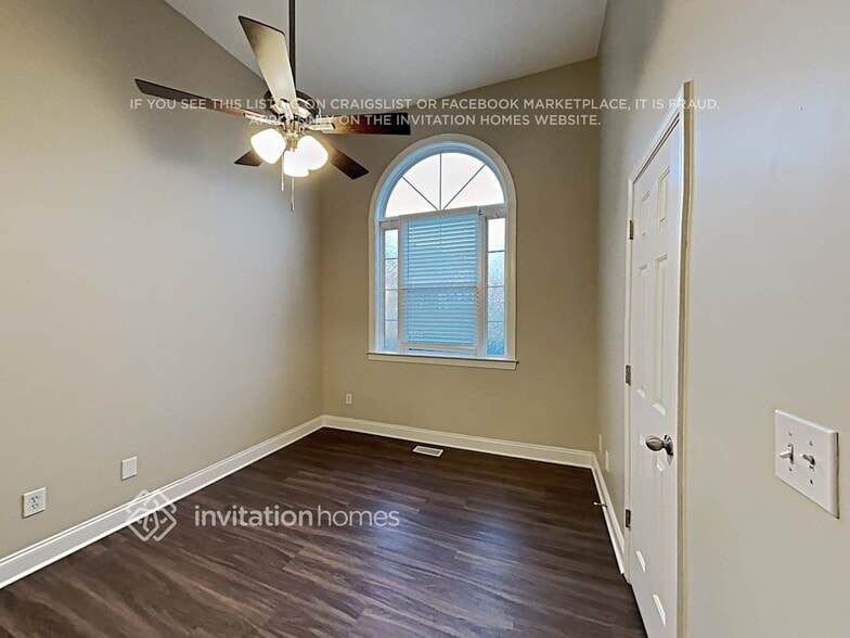 Building Photo - 508 Riverglen Dr NW