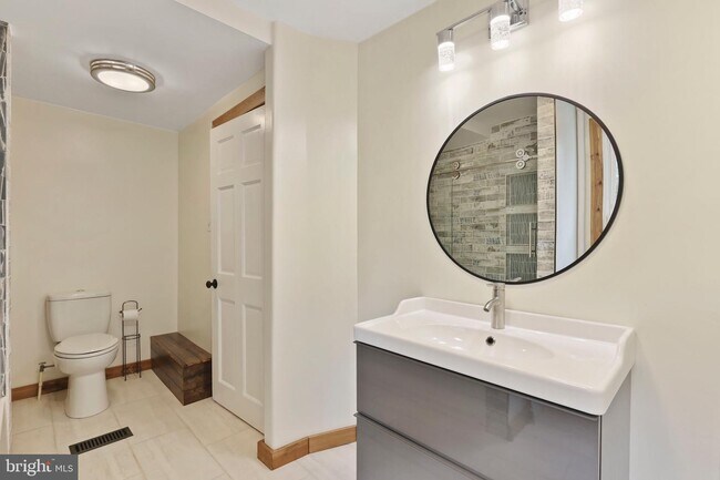 Building Photo - 3502 Buena Vista Ave