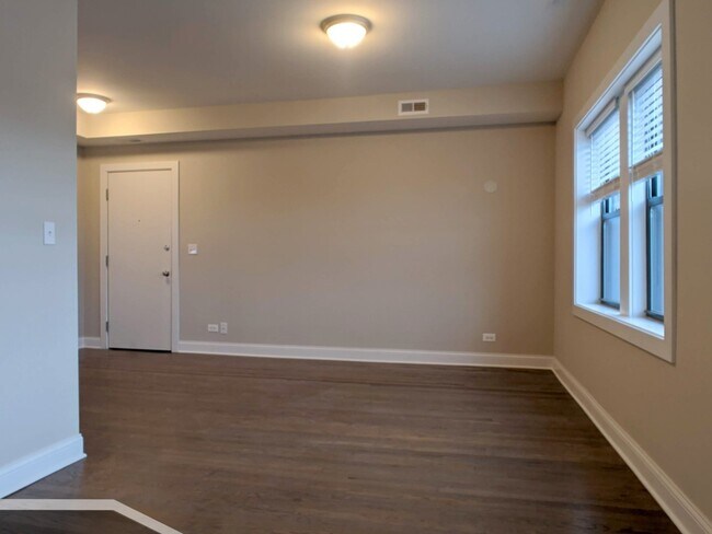 Building Photo - 3407 W Fullerton Ave