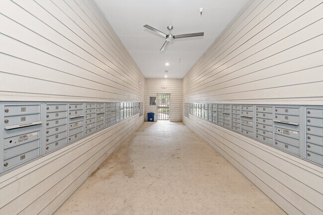 Building Photo - 4361 S Congress Ave