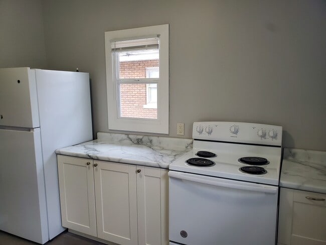 Building Photo - 709 S Ironwood Dr