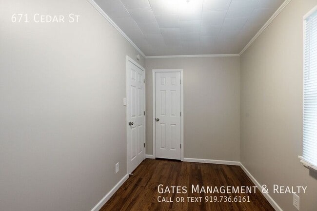 Building Photo - 671 Cedar St