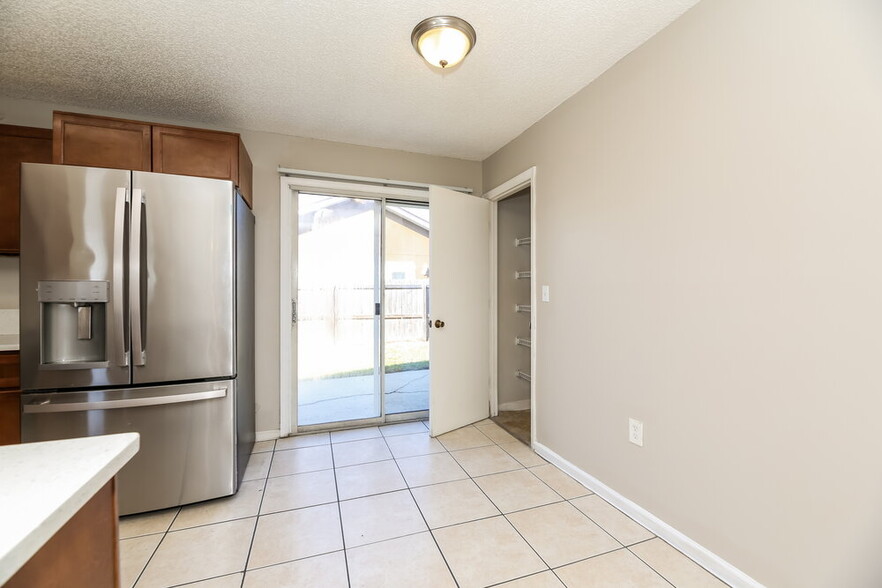 Building Photo - 7939 Cherry Blossom Dr S