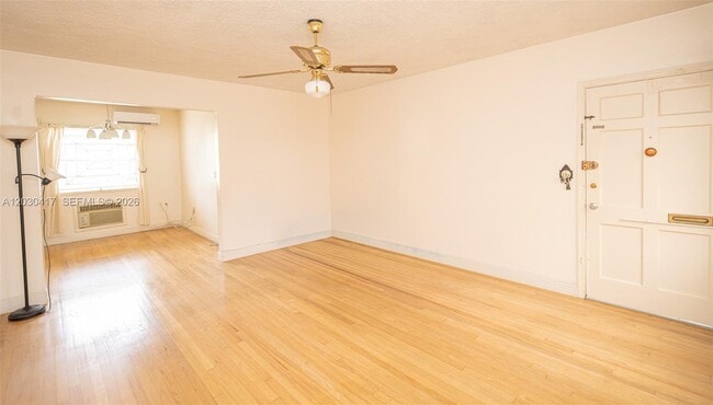 Building Photo - 637 SW 11th St