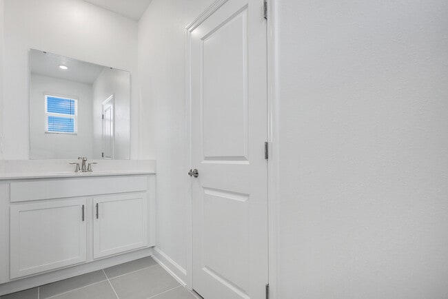 Building Photo - 5640 Vinyasa Rd