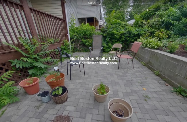 Building Photo - 25 Simpson Ave