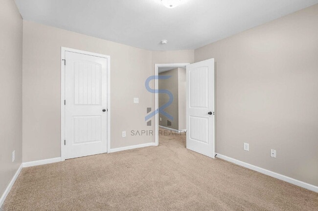 Building Photo - 317 Clover Brook Dr