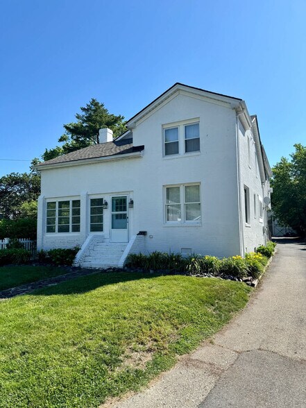 Building Photo - 14386 Calvert St