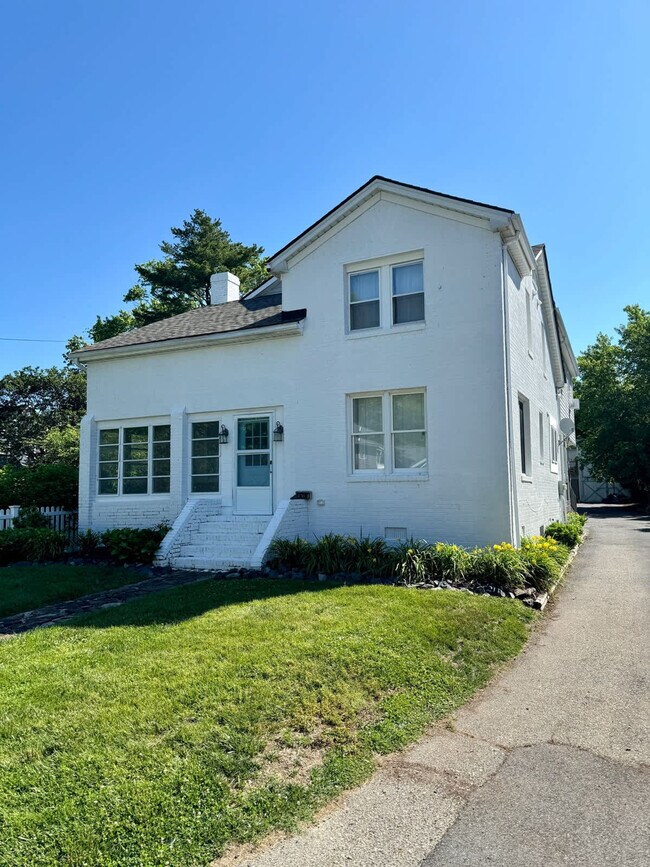 Building Photo - 14386 Calvert St