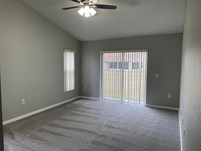 Building Photo - Great Home