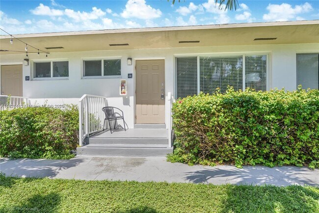 Building Photo - 9770 E Bay Harbor Dr