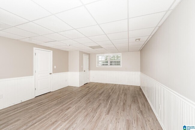 Building Photo - 865 Moonlite Dr