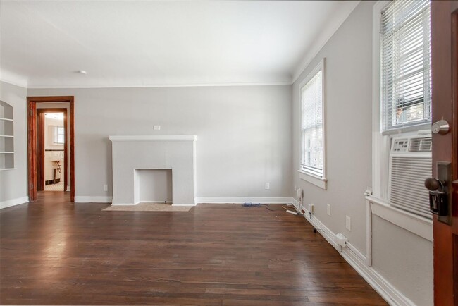 Building Photo - 2 Bedroom, 1 Bath near Lower Greenville