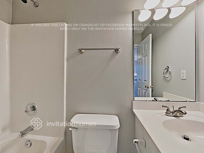 Building Photo - 8006 Glamorgan Ln