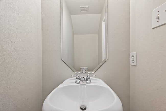 Building Photo - 7351 Parkland Manor Dr