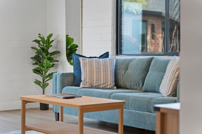 Building Photo - 4403 N 13th Pl