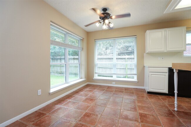 Building Photo - 22815 Red River Dr