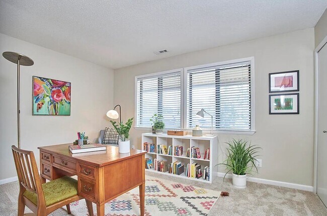 Building Photo - Mid-Century Modern Gem: Renovated 2BR Loft with Pool & Private Patio
