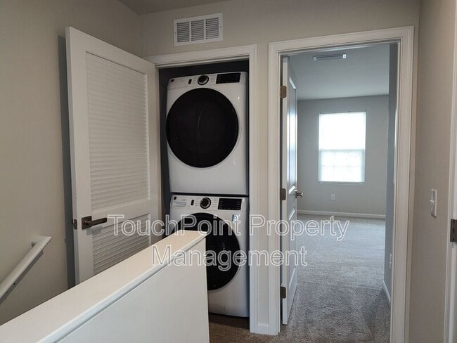 Building Photo - 6619 Addax Wy
