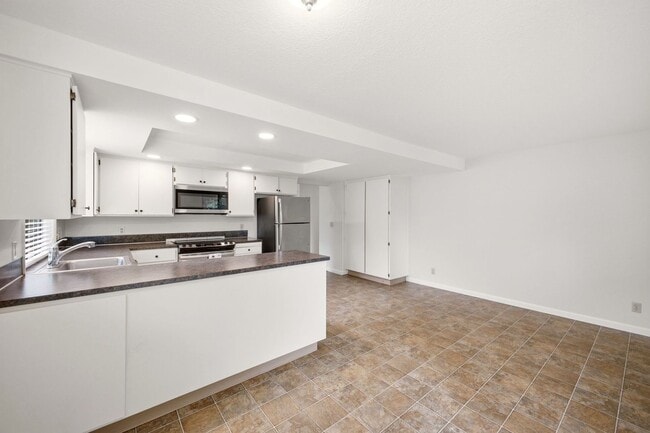 Building Photo - 17563 SW Granada Dr
