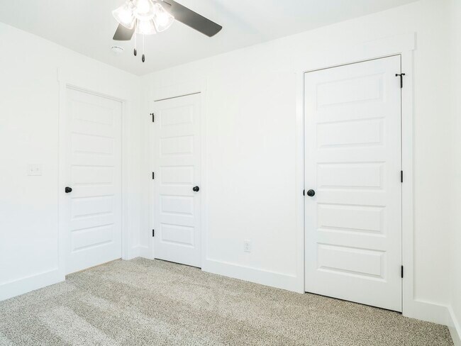 Building Photo - 1440 Emmerson St