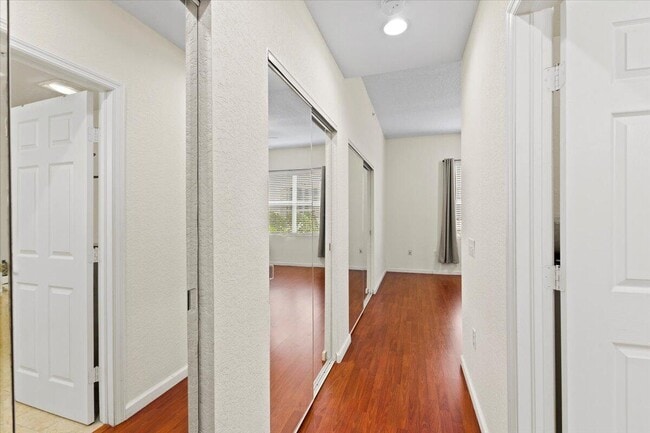 Building Photo - 1620 Presidential Way