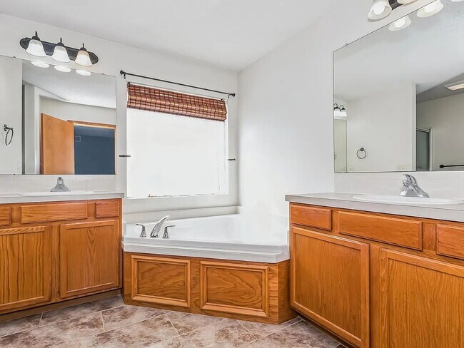 Building Photo - "Spacious 4-Bedroom Family Home with Cozy Fireplace in Wichita - 2261 Sq Ft of Comfort!"