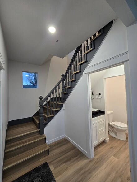 Building Photo - 515 Irving St